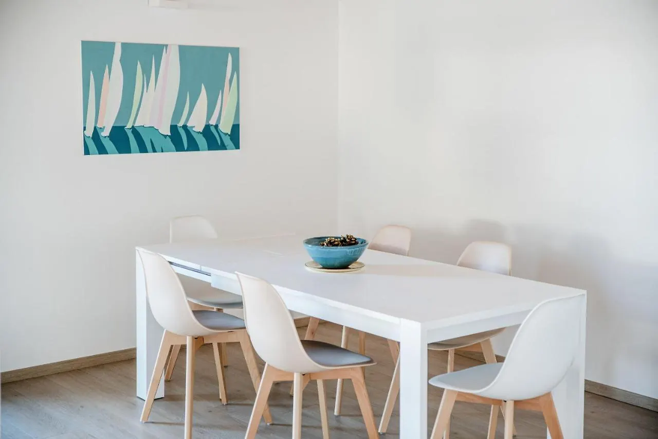 White Attic - By Myhomeincomo Camnago Volta