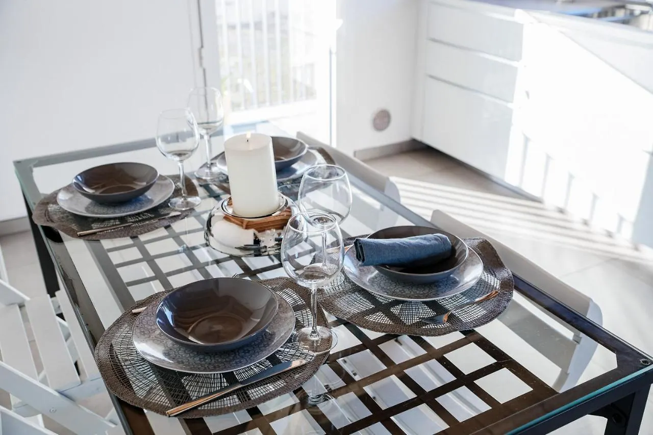 Apartment White Attic - By Myhomeincomo Camnago Volta Italy