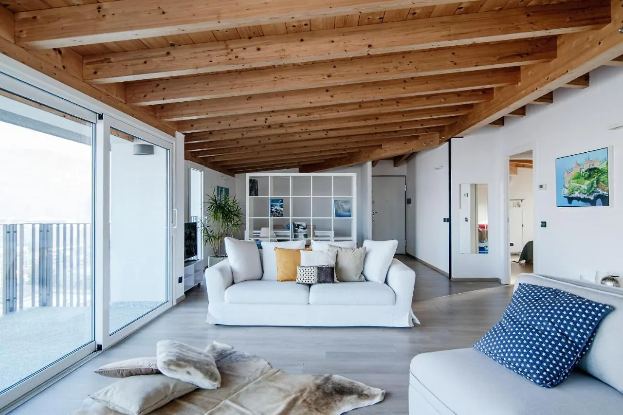 Apartment White Attic - By Myhomeincomo Camnago Volta