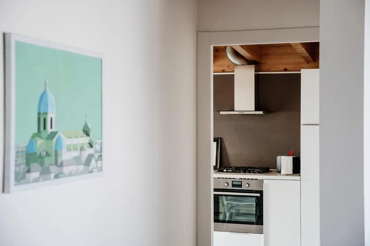 Apartment White Attic - By Myhomeincomo Camnago Volta Italy